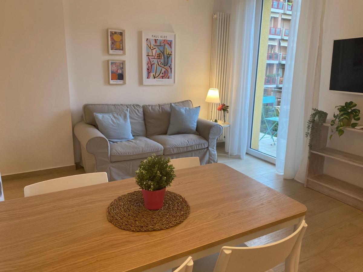 Modern City Apartment Модена Экстерьер фото
