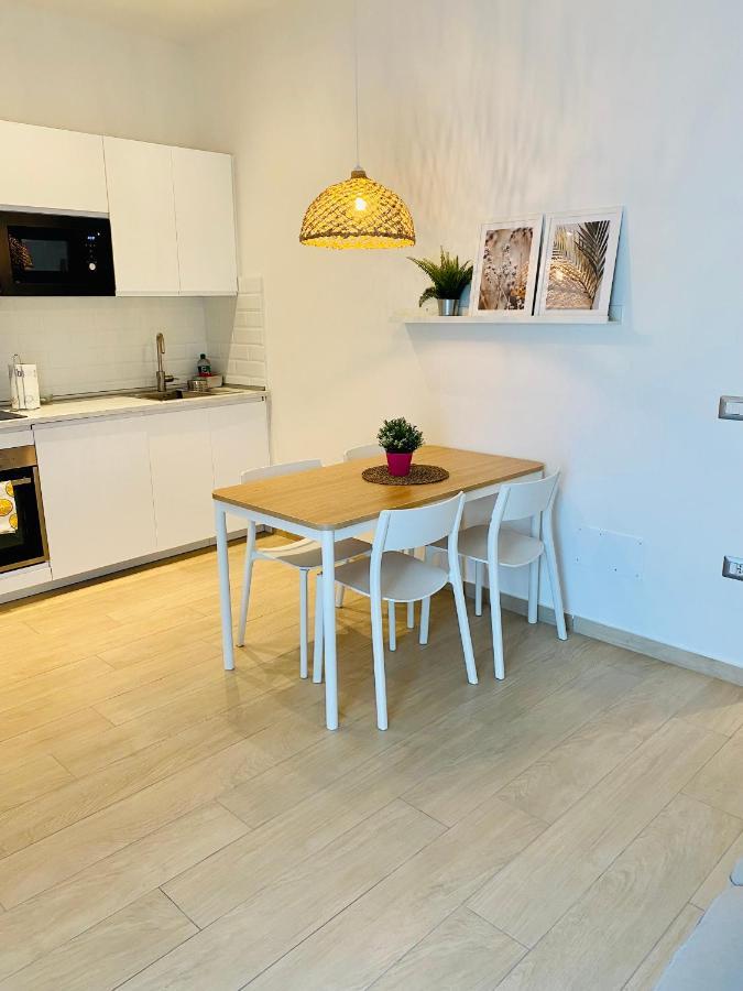 Modern City Apartment Модена Экстерьер фото