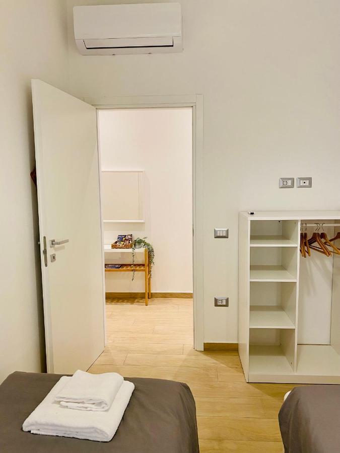 Modern City Apartment Модена Экстерьер фото